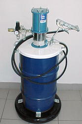 H.D. MOBILE GREASE SYSTEM 120LB W/ DOLLY
